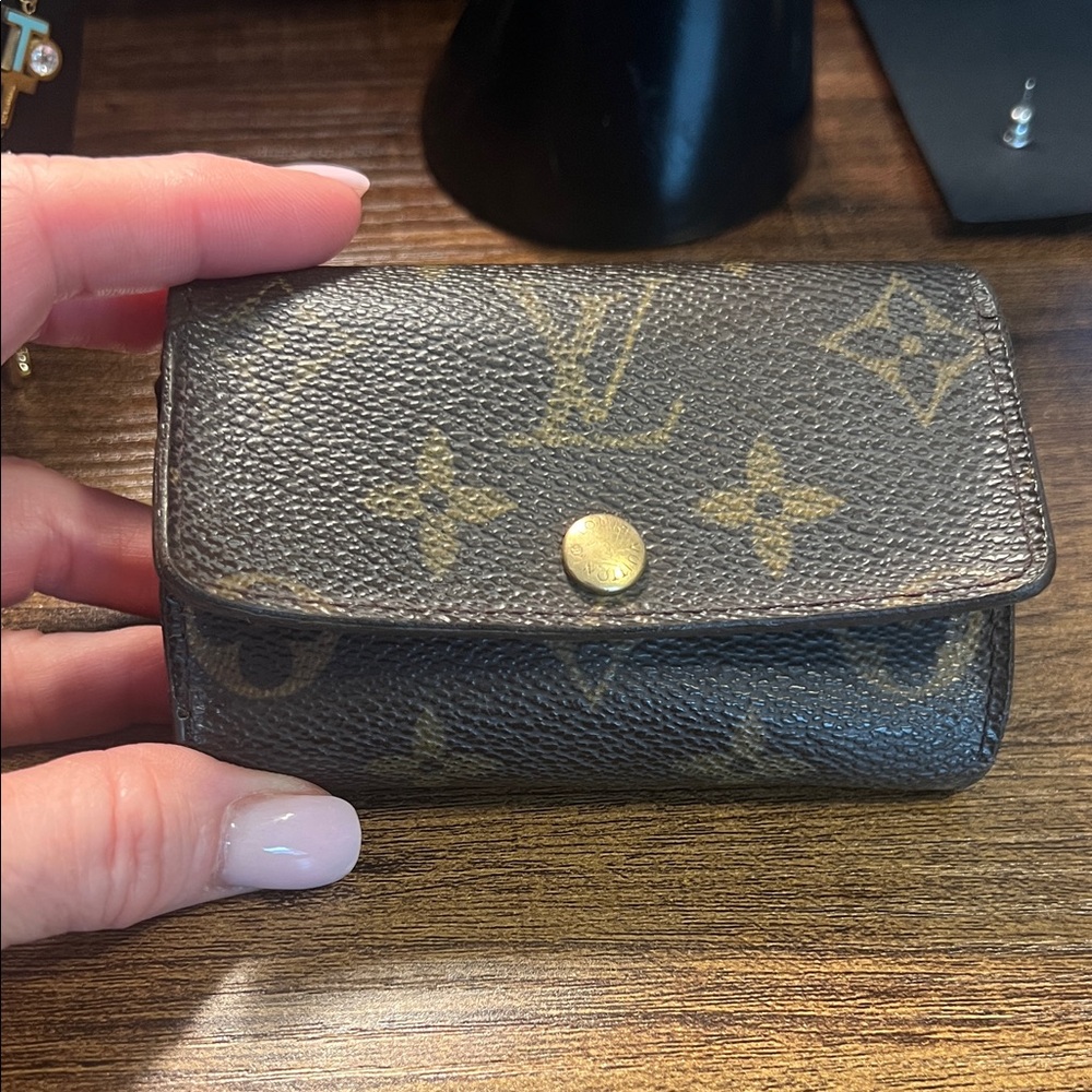 100% Authentic Louis Vuitton Brown Monogram Snap Key/Wallet Case